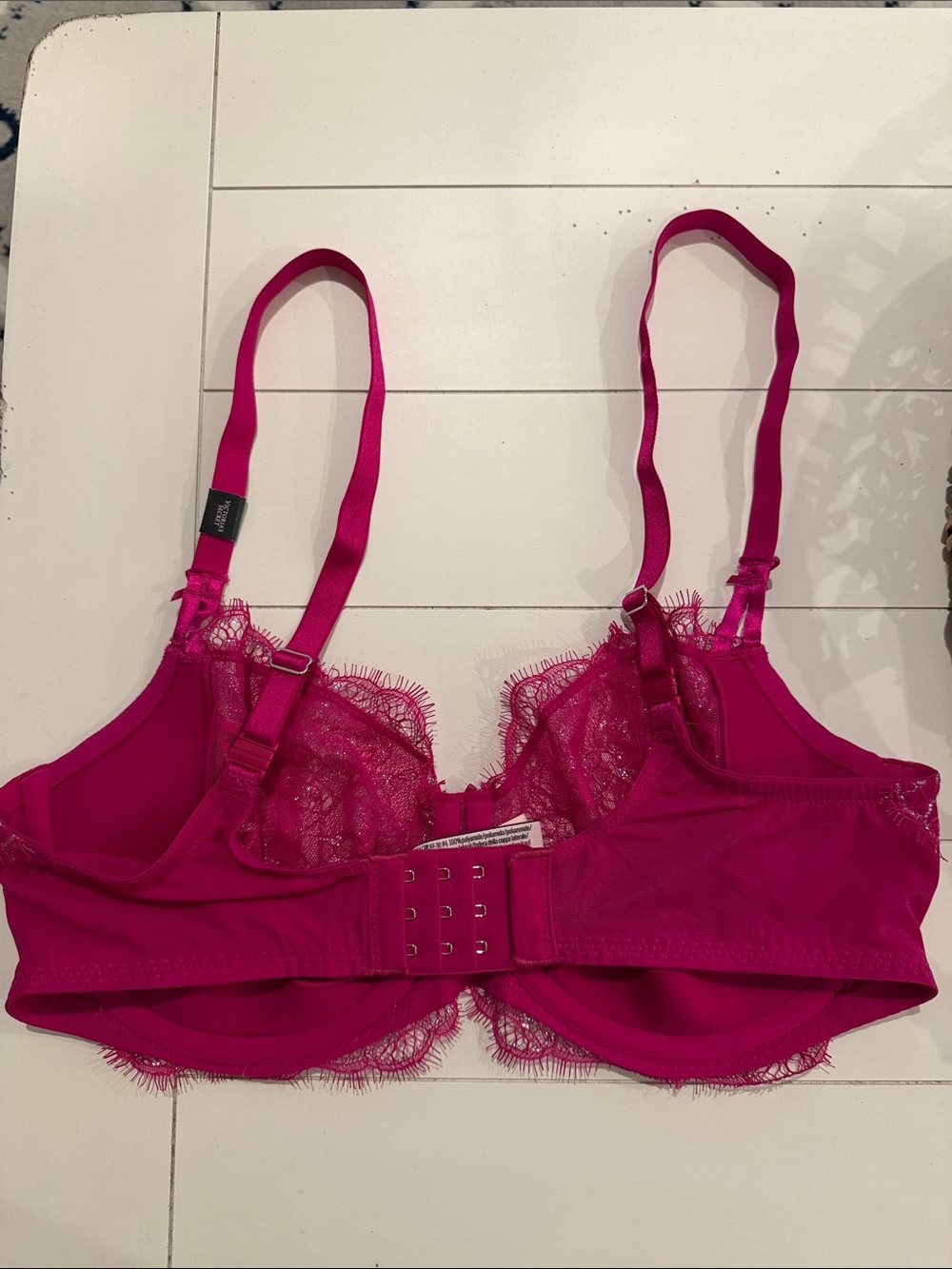Victoria’s Secret Brand Fuchsia Lace Underwire Bra - Picture 2 of 4